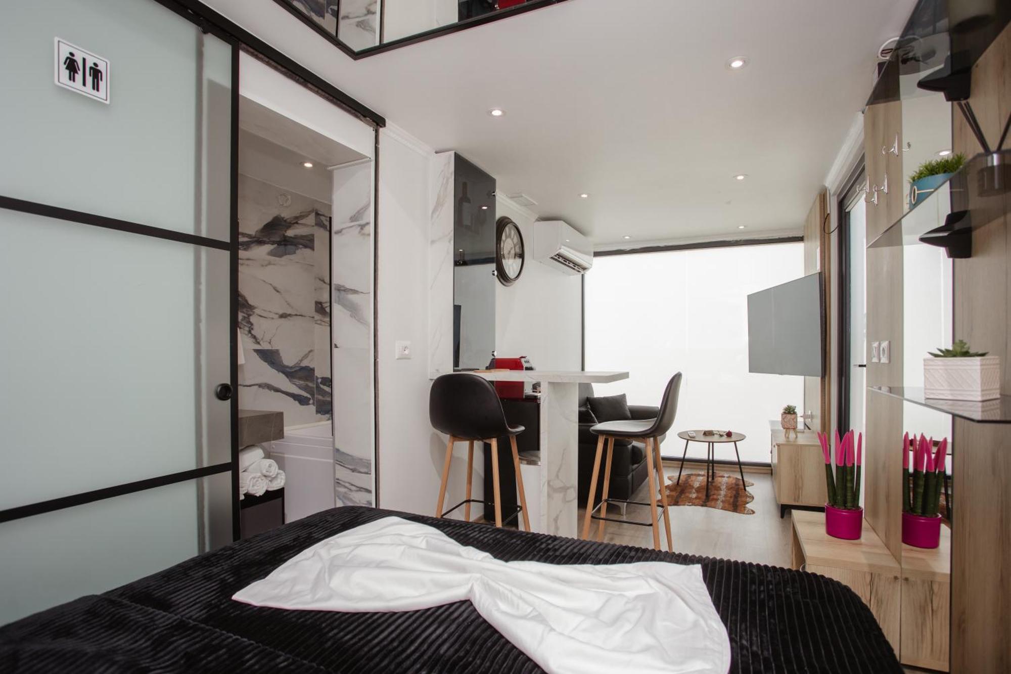 Villa 446 Tiny House Shiroke Exterior foto