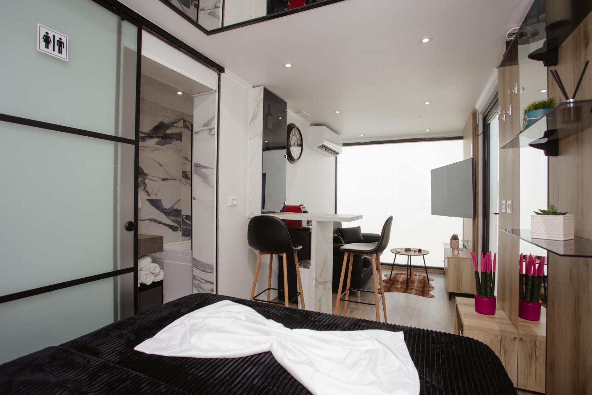 Villa 446 Tiny House Shiroke Exterior foto